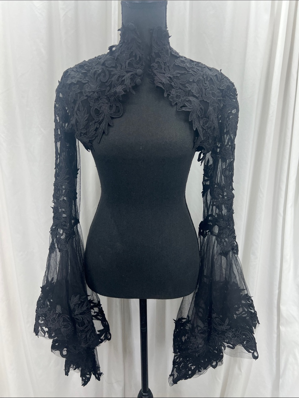 Black Lace Bolero Shrug Women’s Medium Witchy Goth Victorian Bell Sleeves